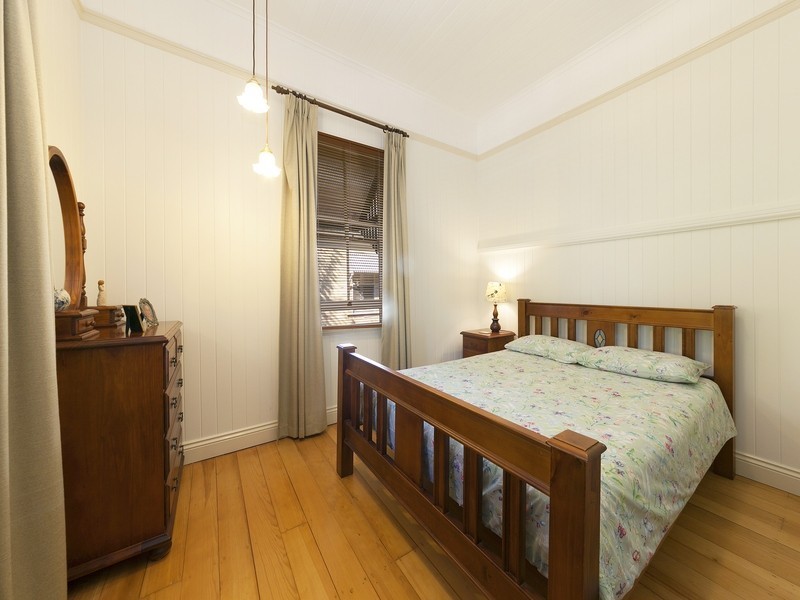 19 Wattle Avenue, Yeerongpilly QLD 4105