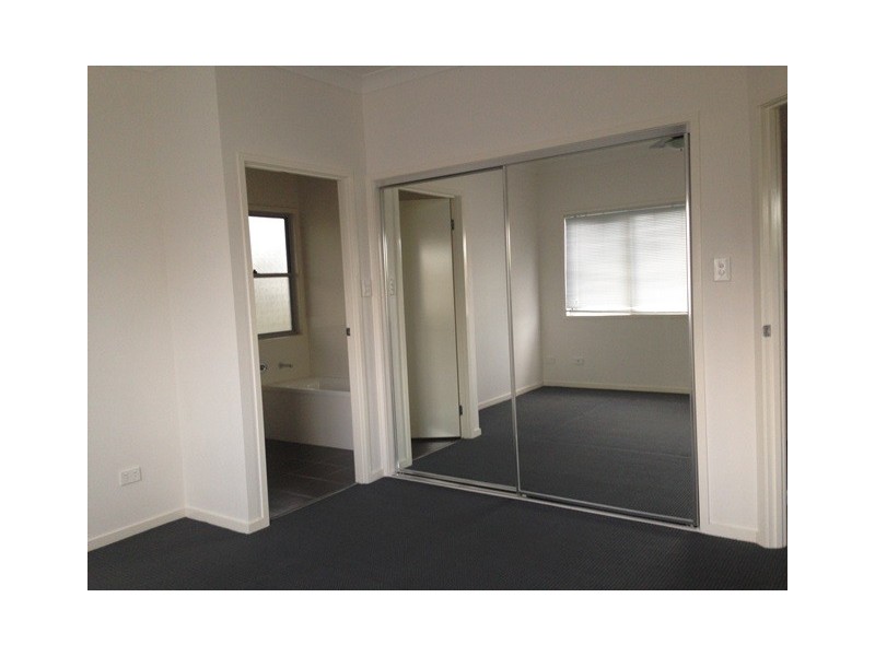 19 Skew Street, Sherwood QLD 4075