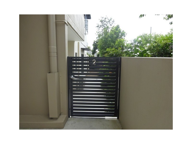 2/31 Skew Street, Sherwood QLD 4075