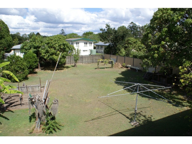 Oxley QLD 4075