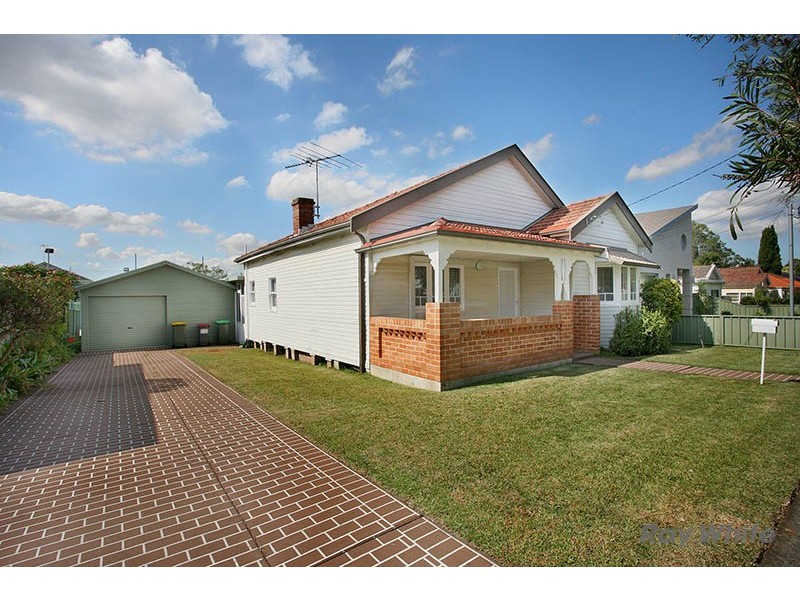 12 Mount Avenue, Roselands NSW 2196