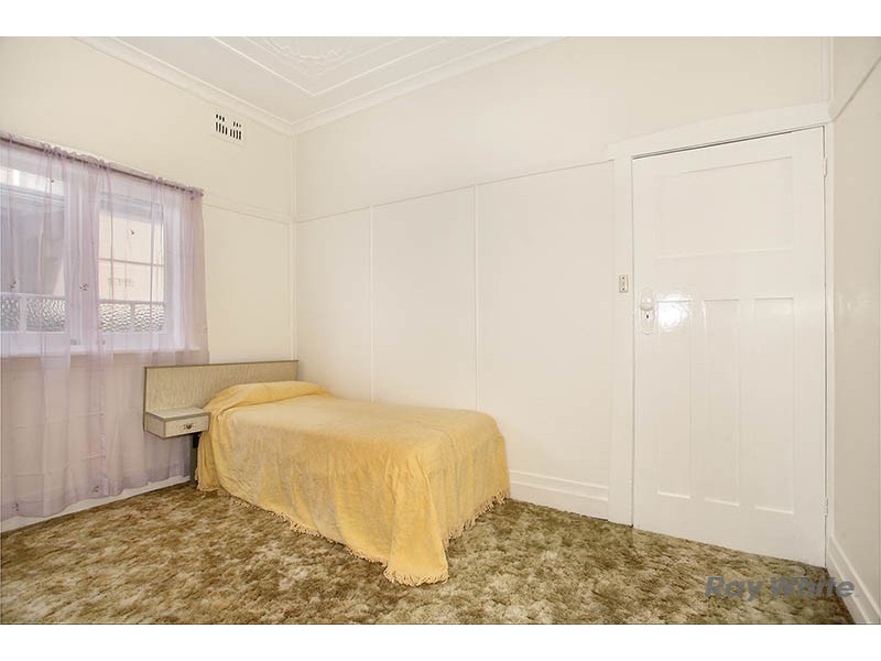 12 Mount Avenue, Roselands NSW 2196