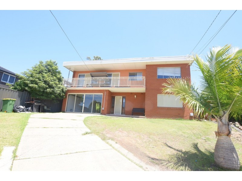 1 MAPLE COURT, Greenacre NSW 2190