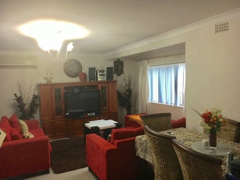 1 MAPLE COURT, Greenacre NSW 2190