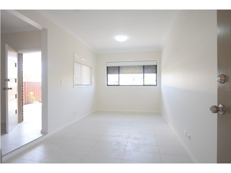 32 CAMPAPES LANE, Wiley Park NSW 2195