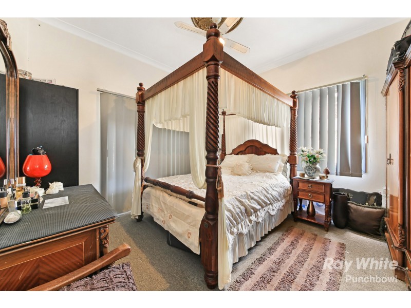 6 RENOWN AVENUE, Wiley Park NSW 2195