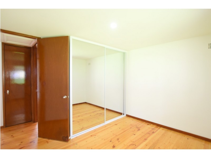 12 SEDGEMAN AVE, Menai NSW 2234