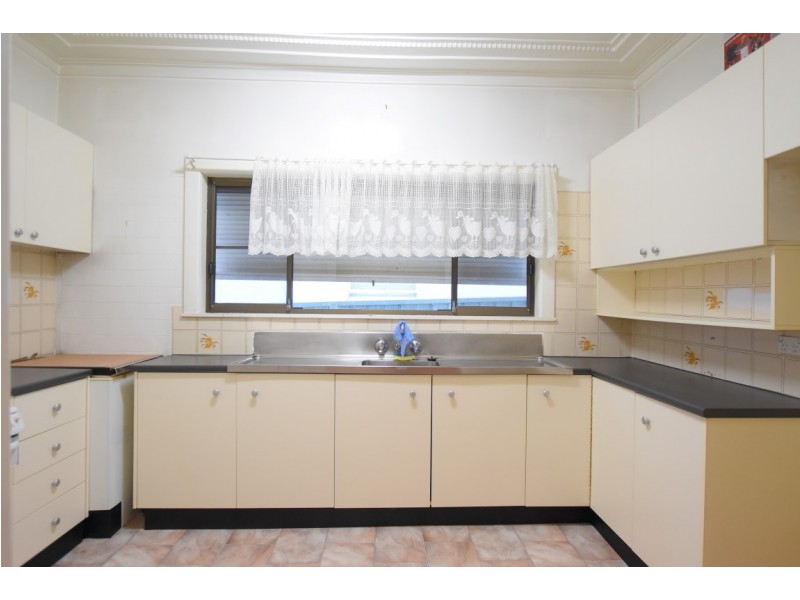 22 STEPHENSON AVE, Roselands NSW 2196