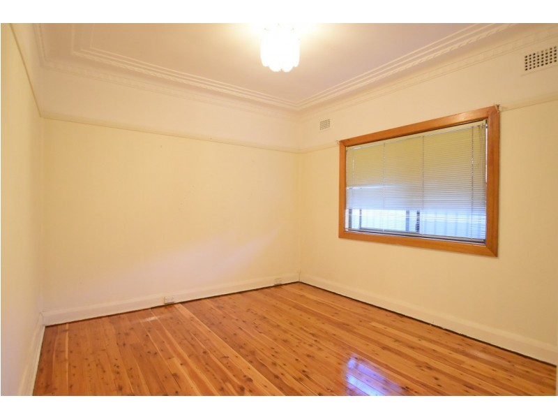 22 STEPHENSON AVE, Roselands NSW 2196