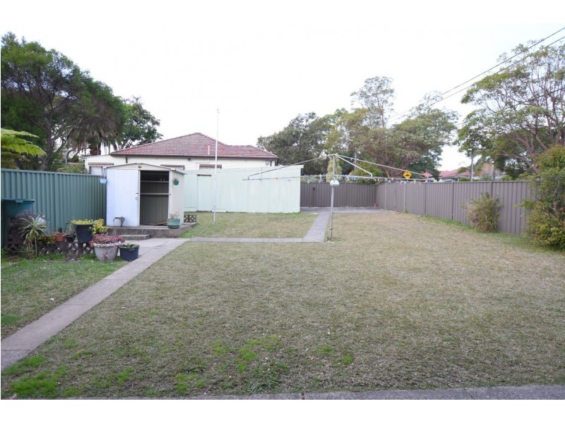 22 STEPHENSON AVE, Roselands NSW 2196