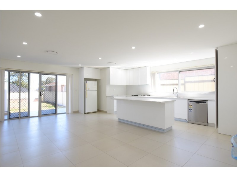 18 JEAN ST, Greenacre NSW 2190