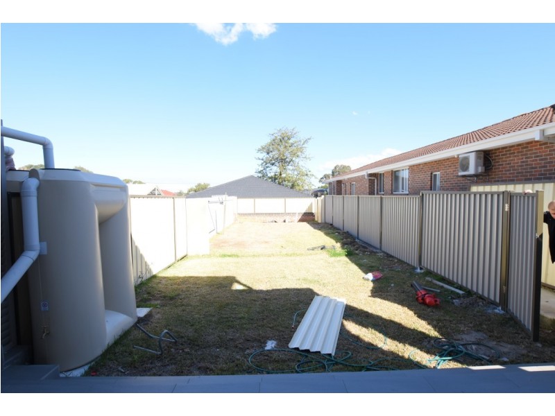 18 JEAN ST, Greenacre NSW 2190