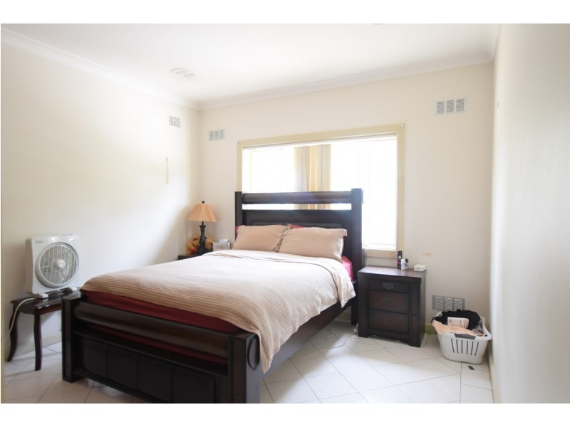 8 LYON AVENUE, Punchbowl NSW 2196