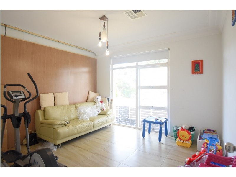 2 JULIETTE AVENUE, Punchbowl NSW 2196