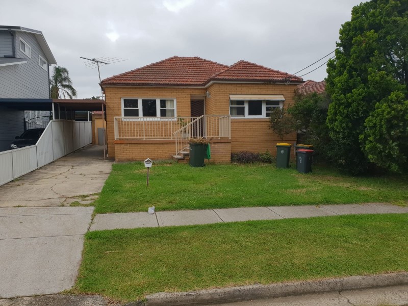 5 Munmurra Rd, Riverwood NSW 2210