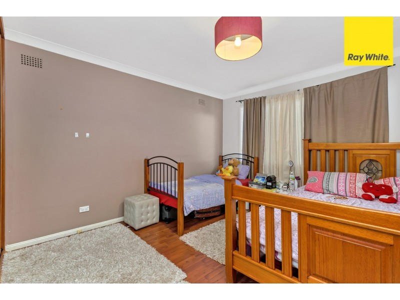 1 Maple Court, Greenacre NSW 2190