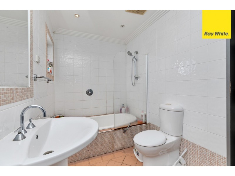 1 Maple Court, Greenacre NSW 2190