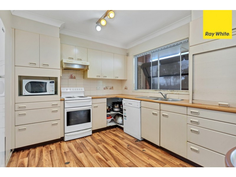 1 Maple Court, Greenacre NSW 2190