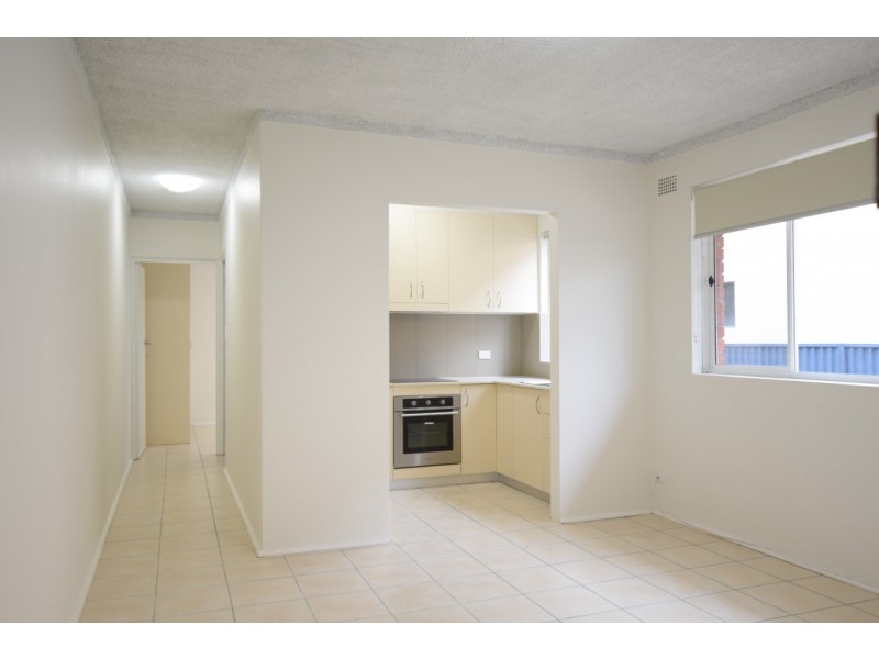 4/13 ROSEMONT STREET NORTH, Punchbowl NSW 2196