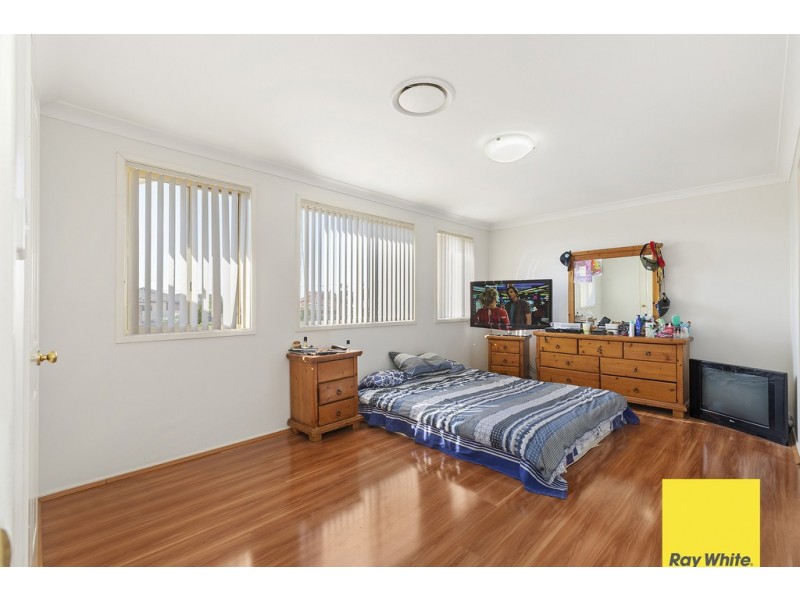 25 Minnamurra Circuit, Prestons NSW 2170