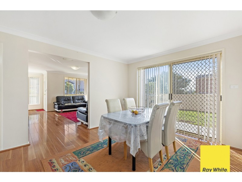 25 Minnamurra Circuit, Prestons NSW 2170