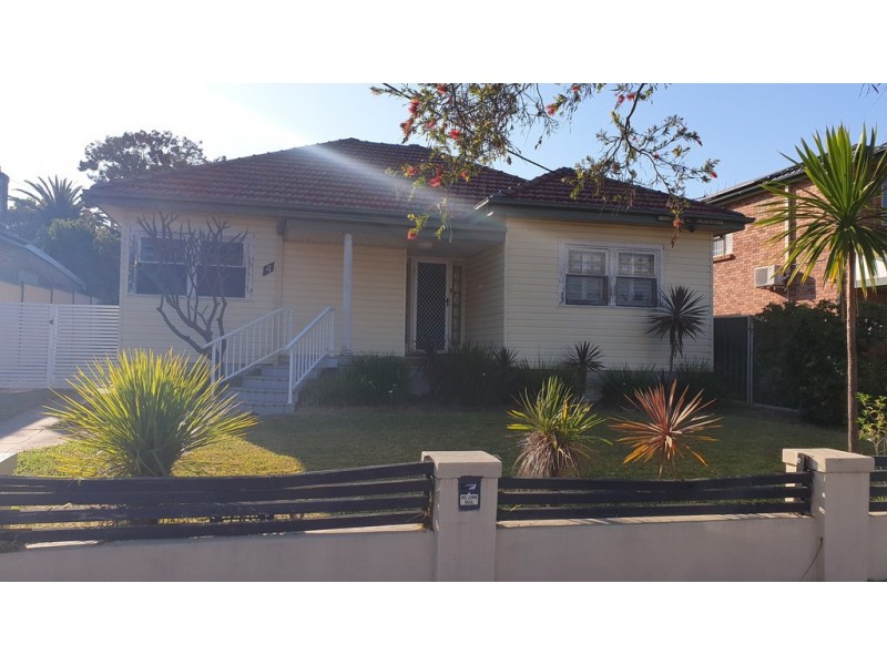 4 Gowrie Avenue, Punchbowl NSW 2196