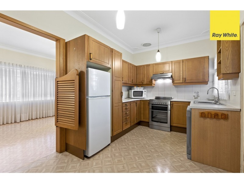 11 Endeavour Road, Georges Hall NSW 2198