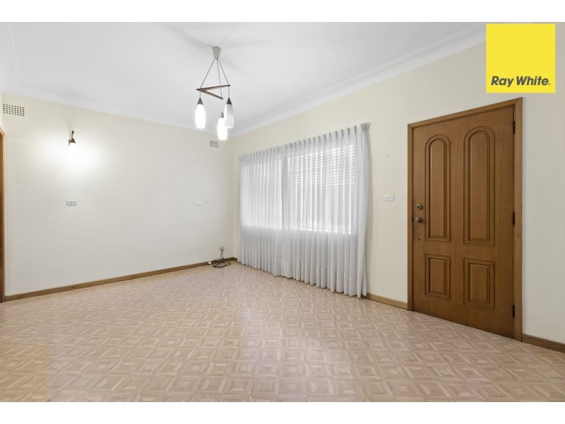 11 Endeavour Road, Georges Hall NSW 2198