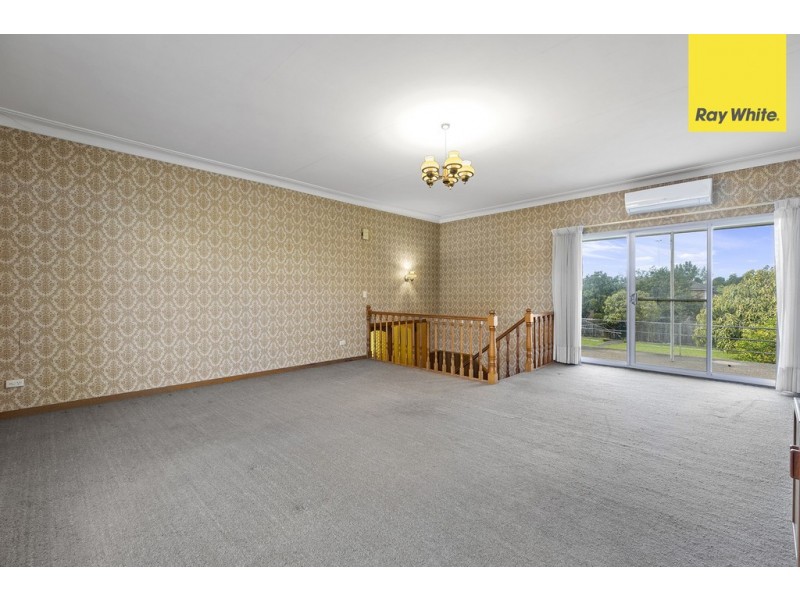 11 Endeavour Road, Georges Hall NSW 2198