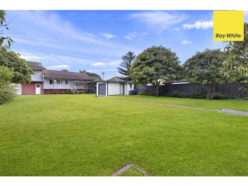 11 Endeavour Road, Georges Hall NSW 2198