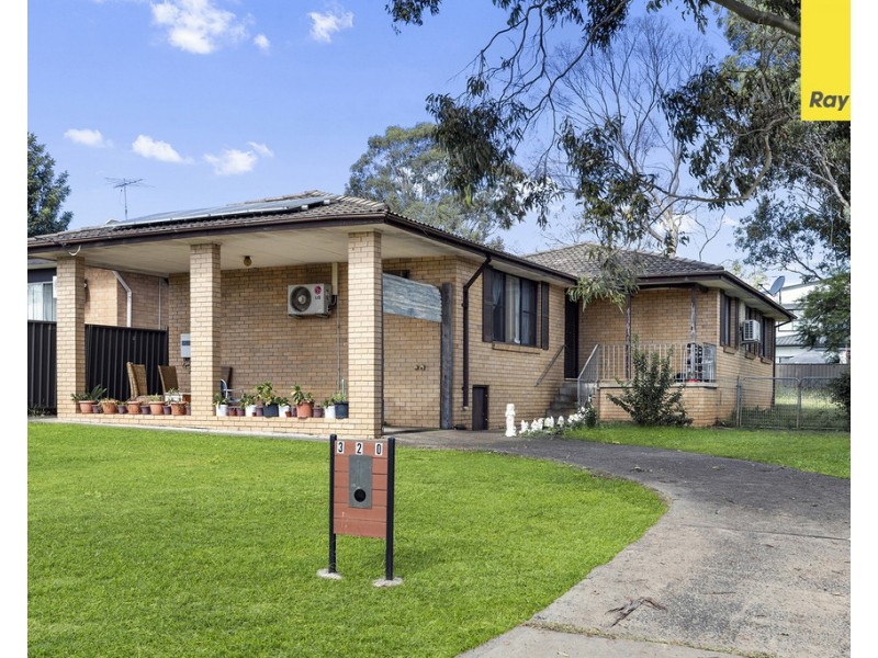320 Railway Parade, Macquarie Fields NSW 2564