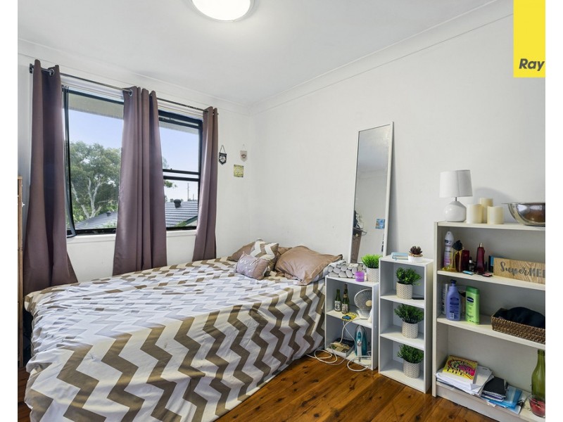 320 Railway Parade, Macquarie Fields NSW 2564