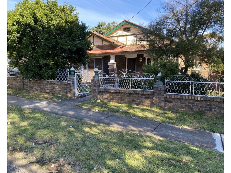 2 Griffiths Ave, Punchbowl NSW 2196