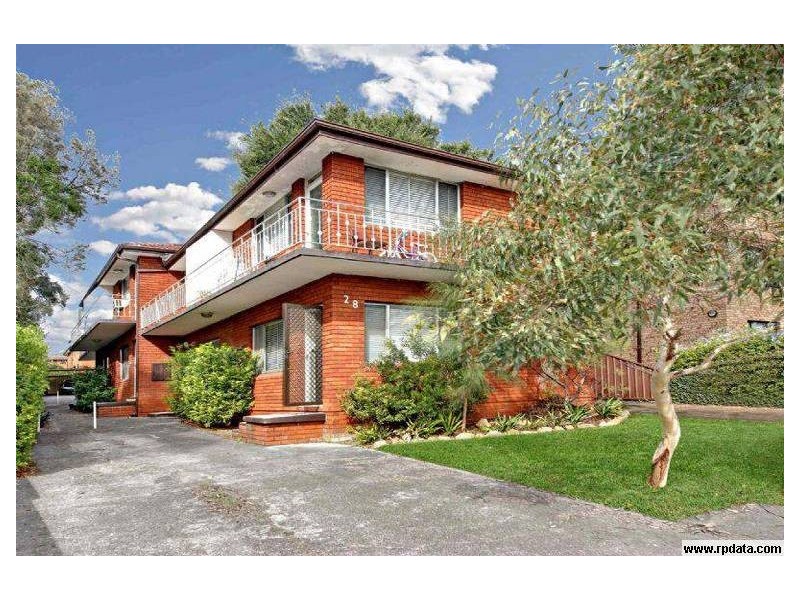 28 Ferguson Ave, Wiley Park NSW 2195