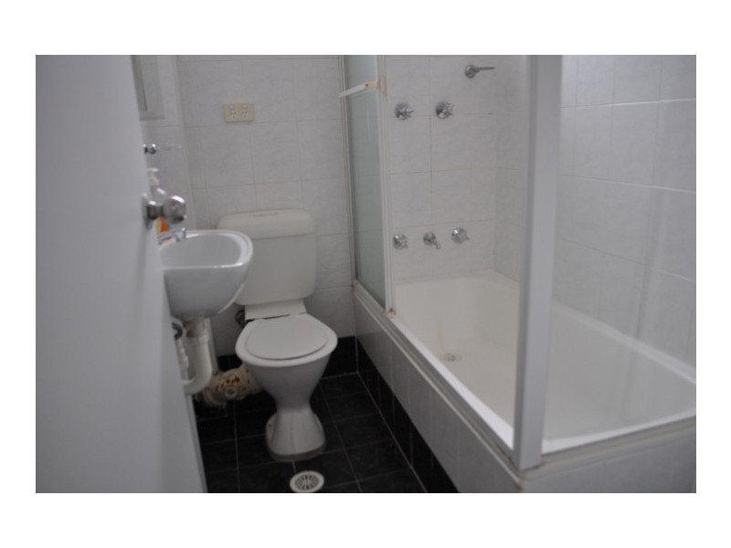 2/69 Dudley Street, Punchbowl NSW 2196