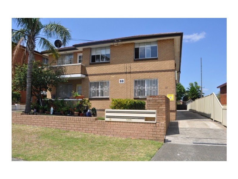 8/88 The Broadway, Punchbowl NSW 2196