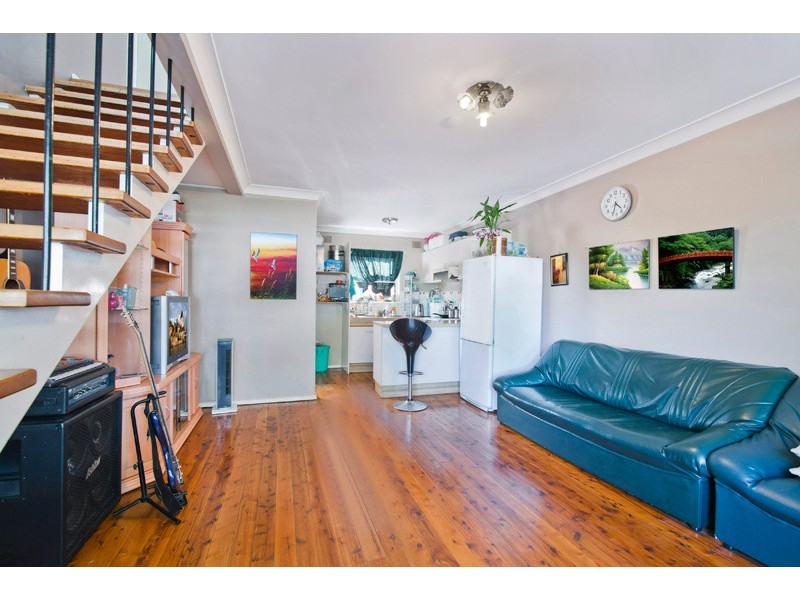 2/25 Blenman Avenue, Punchbowl NSW 2196