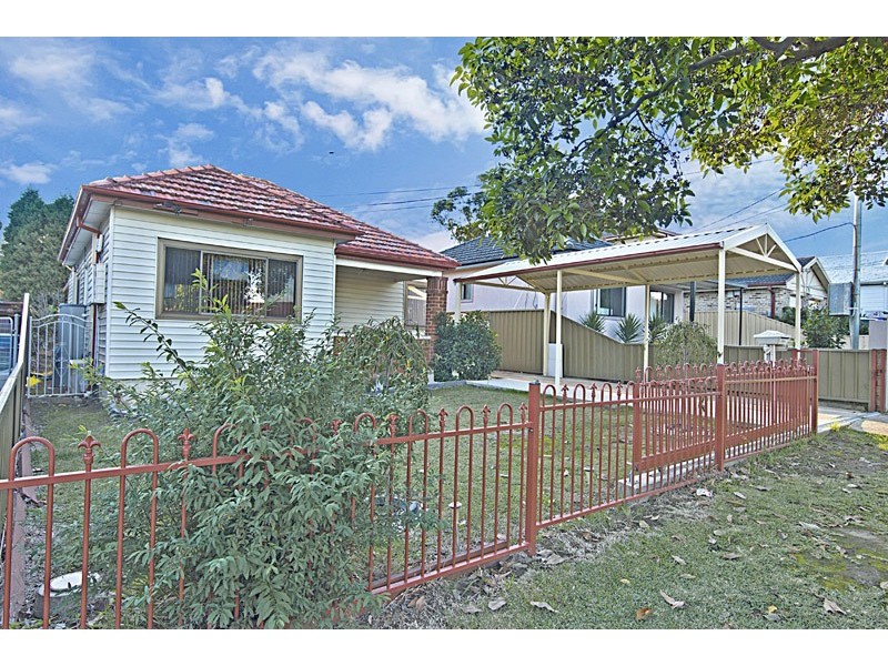 70 Highview Avenue, Greenacre NSW 2190