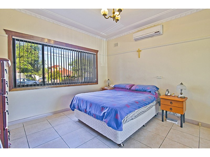 70 Highview Avenue, Greenacre NSW 2190