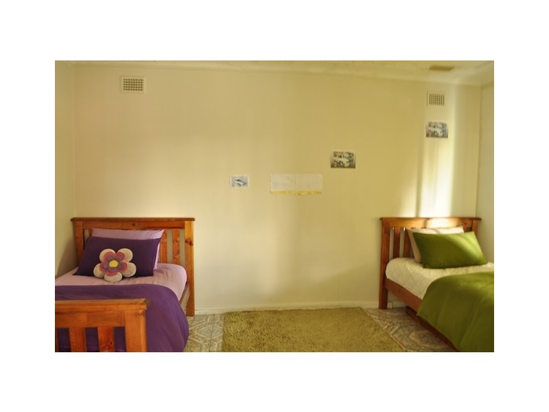 194 Juno Parade, Greenacre NSW 2190