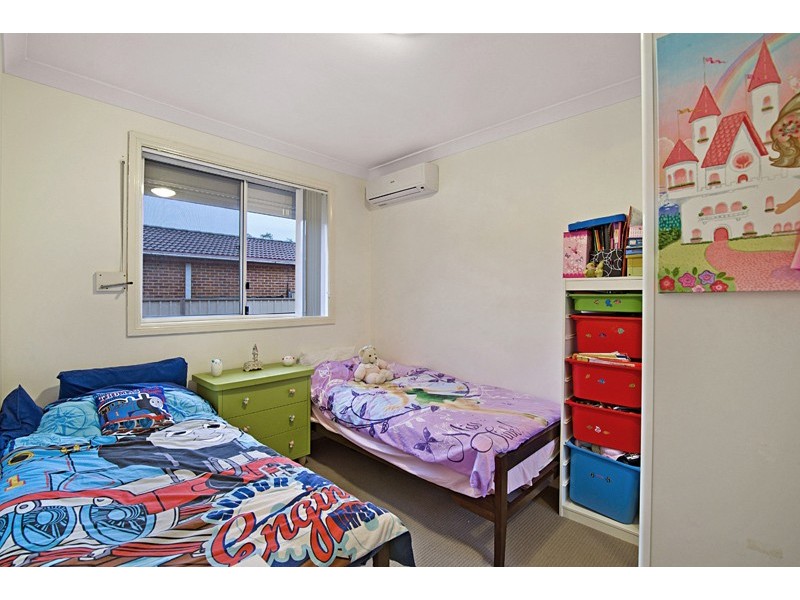 2/11 Broe Avenue, East Hills NSW 2213