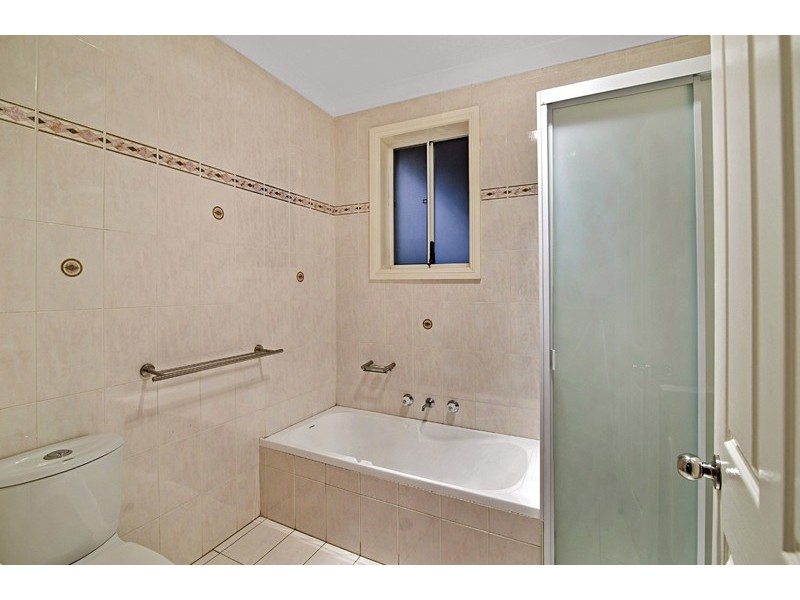 2/11 Broe Avenue, East Hills NSW 2213