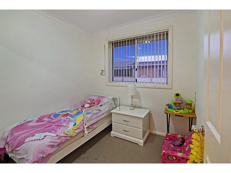 2/11 Broe Avenue, East Hills NSW 2213