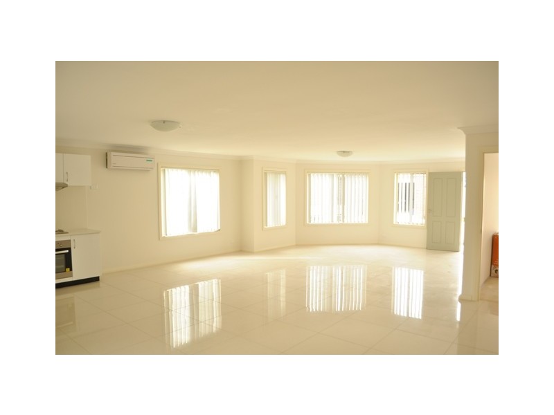 3/2 LITERATURE PLACE, Blackett NSW 2770