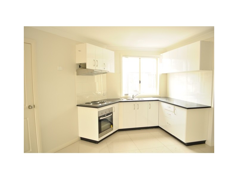 3/2 LITERATURE PLACE, Blackett NSW 2770