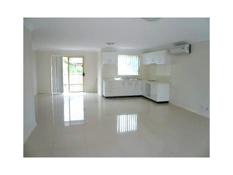 3/2 LITERATURE PLACE, Blackett NSW 2770