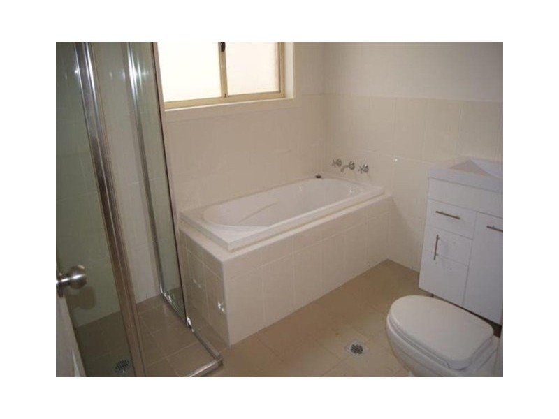 6/2 LITERATURE PLACE, Blackett NSW 2770