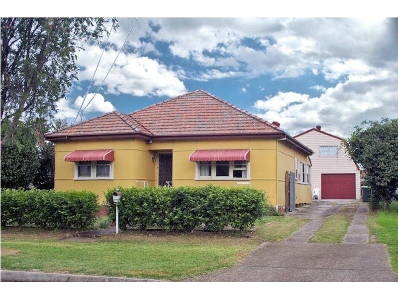 4 Lavender Ave, Punchbowl NSW 2196