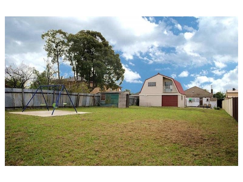 4 Lavender Ave, Punchbowl NSW 2196