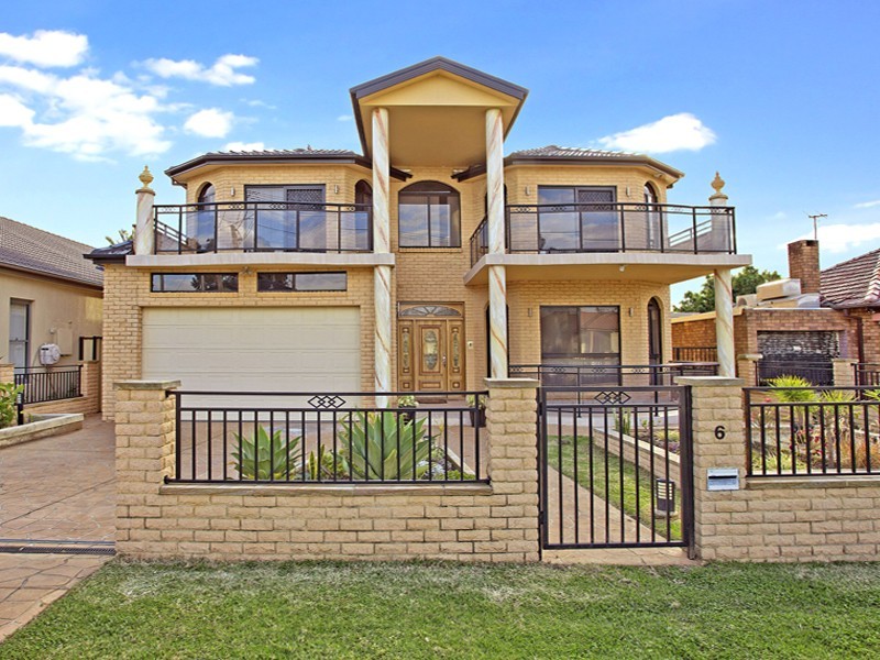 6 Pandora Street, Greenacre NSW 2190